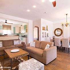 Villa St. Nicholas House met zwembad