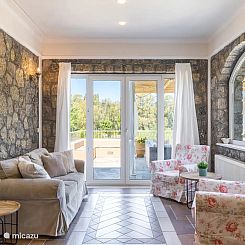Villa St. Nicholas House met zwembad