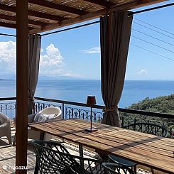 La Strade 3 Room Apt. Adults Only