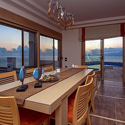 Vakantiehuis Brandneue, schicke und luxuriöse Wohnung
