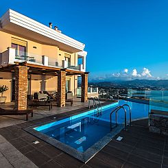 Vakantiehuis Brandneue, schicke und luxuriöse Wohnung