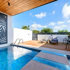Vakantiehuis Canes Maxima Suite Privater Pool