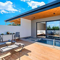 Vakantiehuis Canes Maxima Suite Privater Pool