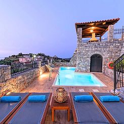 Vakantiehuis "Acrothea Villa Beheizter Pool"