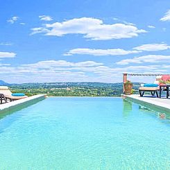 Vakantiehuis Villa Vardis mit beheiztem Pool