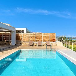 Vakantiehuis in Georgioupoli mit Terrasse, Grill und Garten 