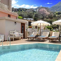 Vakantiehuis Petralis Luxus Villa Pool Whirlpool