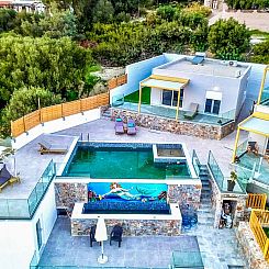Vakantiehuis Zax Meerblick Villen mit Pool und 8 Schlafzimme