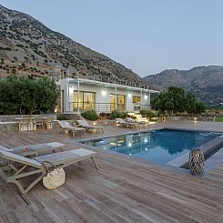 Vakantiehuis Villa mit Grillplatz und privatem beheiztem Poo