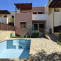 Geschakelde woning in Makrigialos