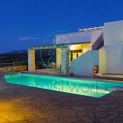 Vrijstaande woning in Agia Triada