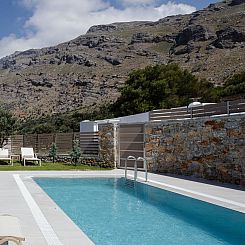 Vakantiehuis Berghütte "Kedros Villa" mit Bergblick