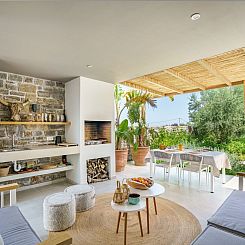 Vakantiehuis Neue moderne Villa Tessera mit privatem Pool un