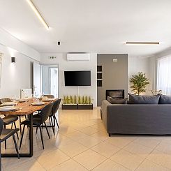 Vakantiehuis 3-Schlafzimmer-Villa mit privatem Pool und Lade