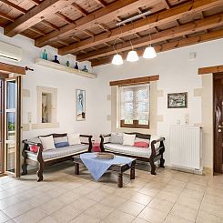 Vakantiehuis Villa "Arodamos" mit Garten, Grill und Terrasse