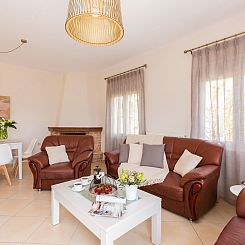 Vakantiehuis Familienvilla mit Pool, Garten, Spielplatz und 