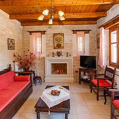 Vakantiehuis Traditionelle Steinvilla Phaedra in Strandnähe