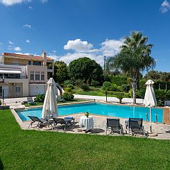Vakantiehuis Villa mit Pool, Spielplatz, Pingpong und Grillp