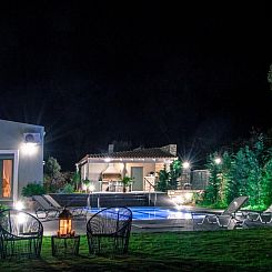 Vakantiehuis Familienvilla mit Panoramapool und Panoramablic