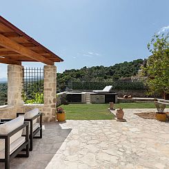 Vakantiehuis Ali Vafi's Villa - Beheizter Jacuzzi und Innenp
