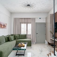 Vakantiehuis Neue Charavgi Suite mit Jacuzzi, 40m vom Strand