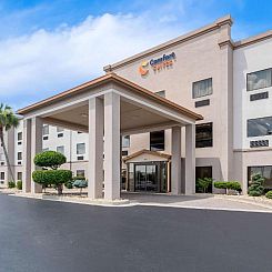 Comfort Suites near Robins Air Force Base