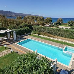 Vakantiehuis Villa aus Stein, privater Pool, BBQ 30m zum Str