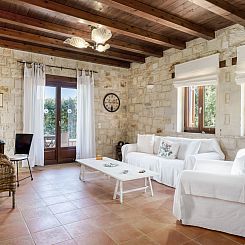 Vakantiehuis Villa aus Stein, privater Pool, BBQ 30m zum Str