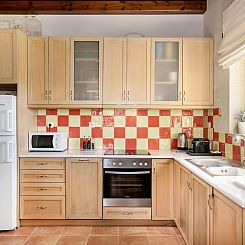 Vakantiehuis Villa aus Stein, privater Pool, BBQ 30m zum Str