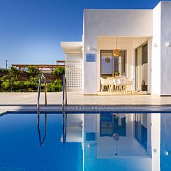 Vakantiehuis Sardines Luxury Villa 1 - Privater Pool und Gar