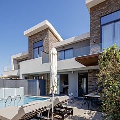 Vakantiehuis VillAgioi Villa II 2-BR Pool Villa, zu Fuß zum