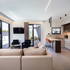 Vakantiehuis VillaSaints II - Elegante Pool-Villa in Strandn