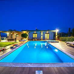 Vakantiehuis Luxus-Villa Freier beheizter Pool Atemberaubend
