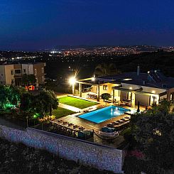 Vakantiehuis Luxus-Villa Freier beheizter Pool Atemberaubend
