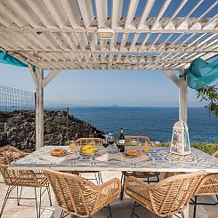 Vakantiehuis Luxuriöse Villa in Strandnähe mit Blick auf d
