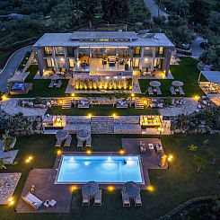 Vakantiehuis Haus in Theriso mit privatem Pool