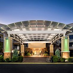 Holiday Inn & Suites Atlanta Airport North, an IHG Hotel