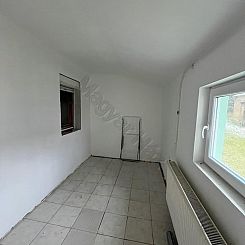 Vrijstaande woning in Döbrököz