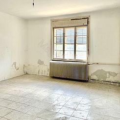 Vrijstaande woning in Kisrákos