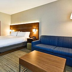 Holiday Inn Express Newport North - Middletown, an IHG Hotel