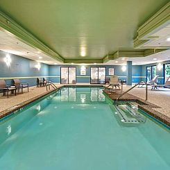 Holiday Inn Express Newport North - Middletown, an IHG Hotel
