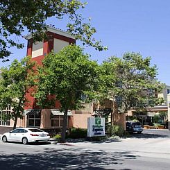 Holiday Inn Express Berkeley, an IHG Hotel