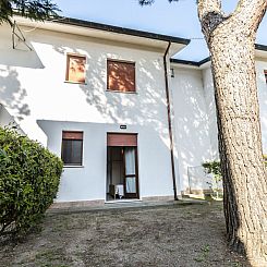 Vakantiehuis Haus in Lido Di Volano mit Terrasse, Garten und