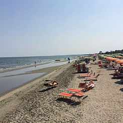 Vakantiehuis Chalet, Terrasse mit Kamin, privater Garten