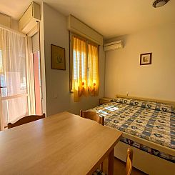 Appartement in Lido Delle Nazioni mit Kleinem Balkon