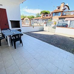 Vakantiehuis Moderne Villa mit Terrasse, Grill, Privatgarten