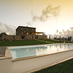 Vakantiehuis Villa mit Infinity-Pool