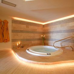 Vakantiehuis Villa mit Infinity-Pool