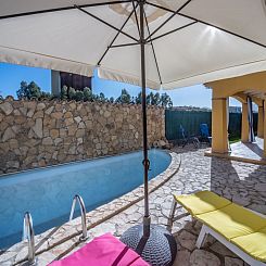 Vakantiehuis Schöne moderne Villa mit privatem Pool.