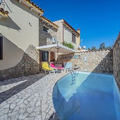 Vakantiehuis Schöne moderne Villa mit privatem Pool.